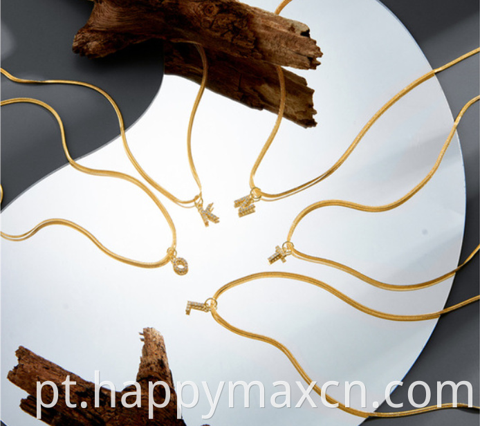 New Fashion 14K Gold Snake Bone Chain 26 Letras Colar de pingente de zircão